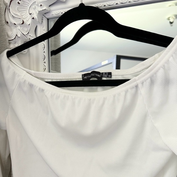 Pretty Little Thing White Ribbed Off Shoulder Long sleeve - Picture 2 of 2